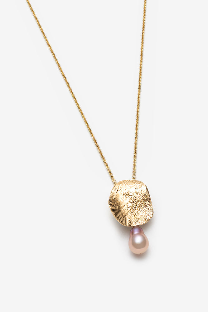 Pendentif doré / perle d'eau douce